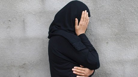 "Sálvanos del EI o bombardéanos con armas químicas": una mujer iraquí suplica ayuda en Facebook