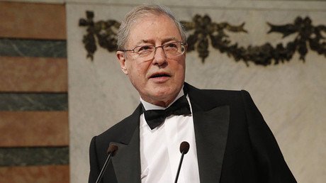 Indignación en España por los comentarios machistas de un académico contra la alcaldesa de Barcelona