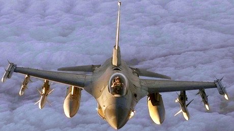 La coalición contra el Estado Islámico destruye un consulado turco en Irak