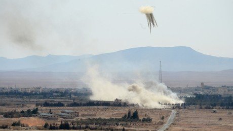 Aviación y Ejército sirio bombardean a terroristas del Frente Al Nusra en Alepo (Video)