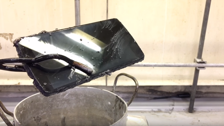 Batalla campal: superácido VS. un móvil Nexus 5