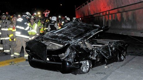 Angustioso rescate tras colapso de un puente en Ecuador por fuerte terremoto (Video)