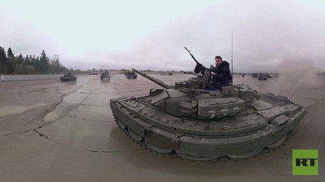 Video en 360º: Vista panorámica de los tanques rusos que se entrenan para el desfile de la Victoria