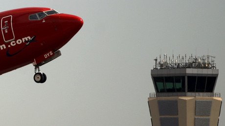 Palabras e historias que no se pueden contar: Revelaciones de un controlador aéreo