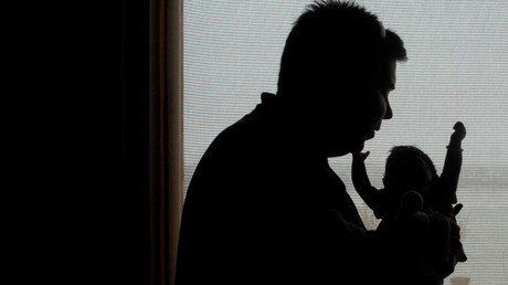 "Alquilar nuestros vientres es negocio familiar": Dan a luz bebés para parejas homosexuales europeas