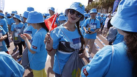 Jefe de ensueño: un empresario chino paga unas vacaciones en España a 2.500 trabajadores