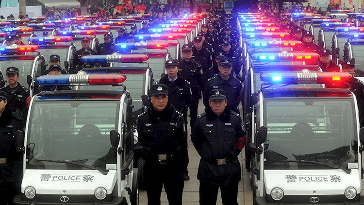 Italia: ¿Por qué hay agentes de la Policía china patrullando los sitios turísticos de Roma y Milán?