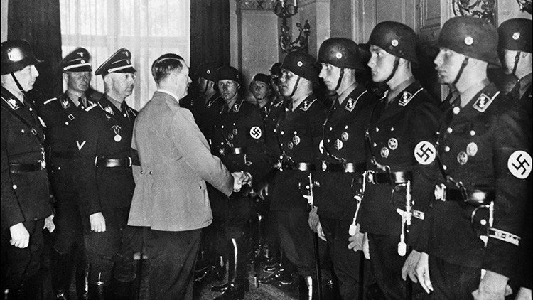 ¿Cómo actúa el mayor 'cazador de nazis' en Sudamérica?