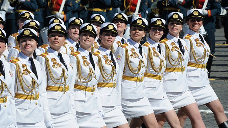 Conozca a las primeras militares que han desfilado por la Plaza Roja (Video, Fotos)