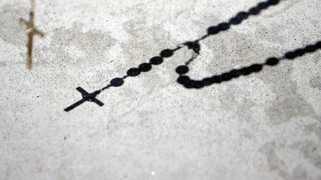 "Es un monstruo": un exsacerdote católico se enfrenta a sus víctimas durante el juicio