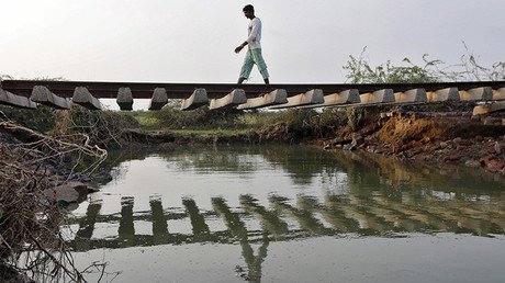 ¿Demonios o pesticidas? Una ola de suicidios mantiene en vilo a un pueblo indio