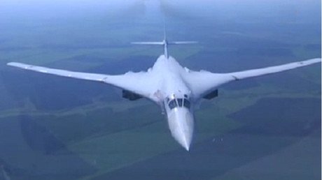 Video: El espectacular vuelo del 'Cisne Blanco' ruso