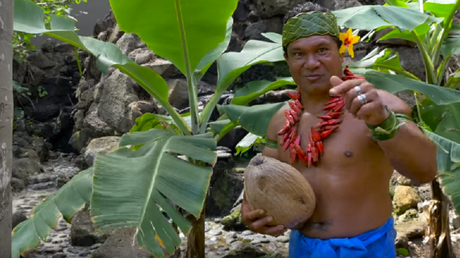 ¿Cómo pelar un coco correctamente? La tarea es más 'fácil' de lo que parece