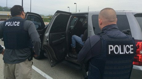 Un video indigna a EE.UU.: un hombre golpea brutalmente a una mujer a plena luz del día