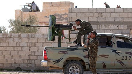 RT es testigo de la ofensiva contra Raqa, la 'capital' del Estado Islámico