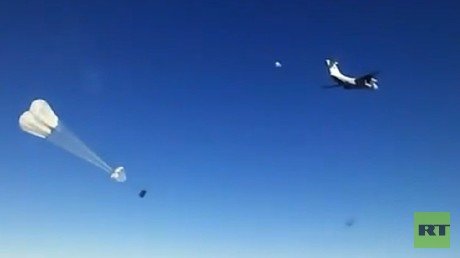 Rusia ayuda a entregar carga humanitaria a una ciudad siria sitiada por el Estado Islámico (VIDEO)