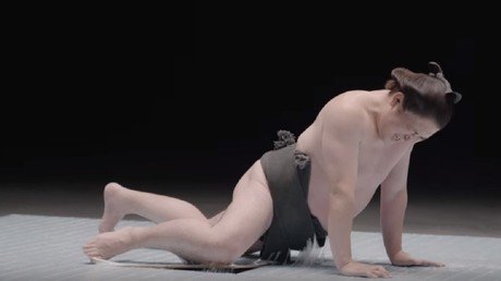 Ni un luchador de sumo puede escapar de esta trampa para cucarachas japonesa