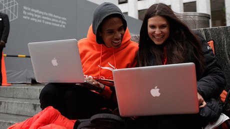 Científicos revelan sobre qué prefieren hablar las mujeres y los hombres