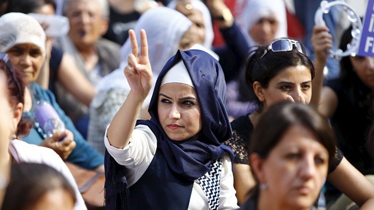 Erdogan: Las mujeres que no tienen hijos están "incompletas"