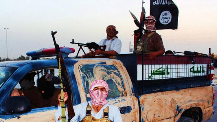 El EI se mantiene a flote multando por no llevar calcetines o recortarse la barba