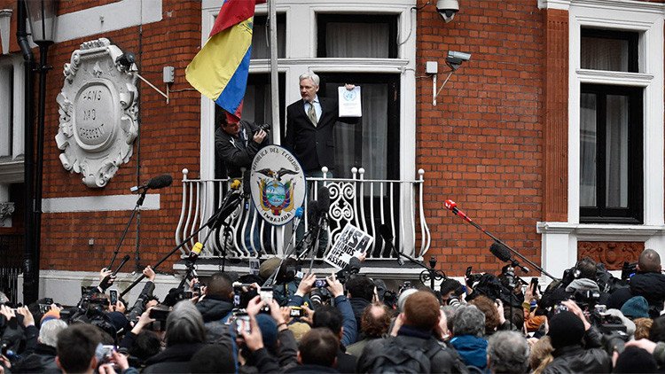 #FreeAssange: Celebridades del mundo exigen la libertad de Assange que cumple 4 años en 'prisión'