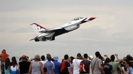 EE.UU.: Un avión se estrella cerca de una academia militar en la que se encontraba Obama