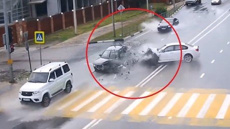 Una muestra más de que el asfalto mojado es muy peligroso