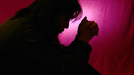 EE.UU.: Una mujer violada por un guardia de prisión recibe un taco en lugar de ayuda médica