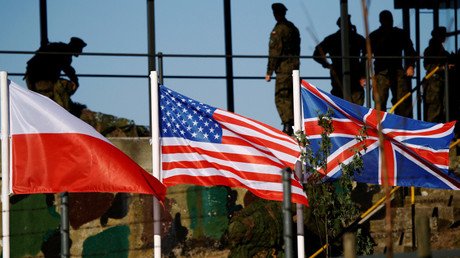 "Resulta extremadamente tonto amenazar a Rusia con ejercicios militares en sus fronteras"