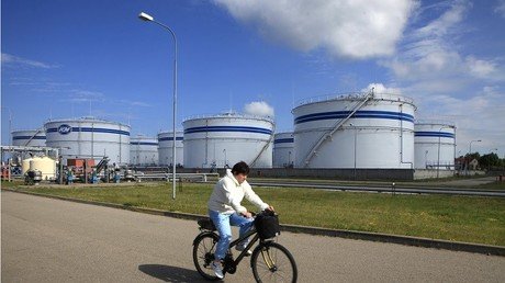 Arrancan en el mar Báltico ejercicios para ensayar la limpieza de derrames de petróleo