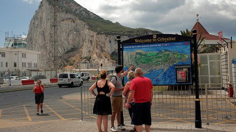 Margallo: "La bandera española está ahora mucho más cerca de Gibraltar" tras el 'Brexit'