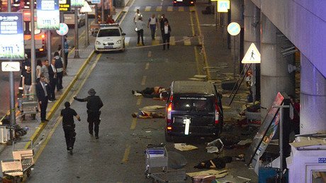 43 muertos y 239 heridos: Todo sobre el ataque suicida en el mayor aeropuerto de Turquía