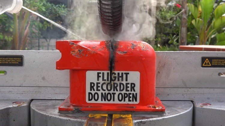 ¿Qué hay dentro de una caja negra?