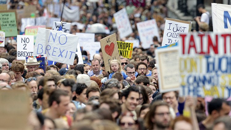 "¡Inmigrante! ¡Vuélvete a tu país!": ¿La fascistización amenaza a Europa tras el 'Brexit'?
