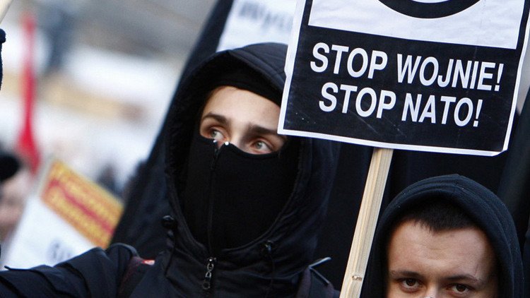 "No a la guerra, no al militarismo": Cumbre anti-OTAN rechaza acciones de la Alianza