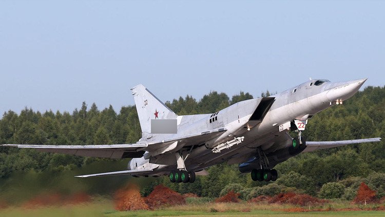 Seis bombarderos rusos parten a Siria y atacan posiciones del Estado Islámico