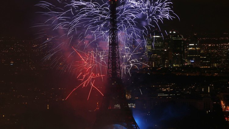 Video: Registran un incendio en la torre Eiffel