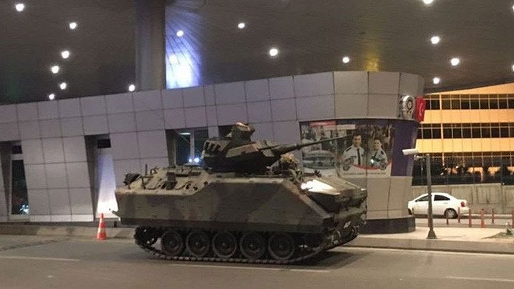 Estalla un tiroteo en el aeropuerto Internacional de Estambul