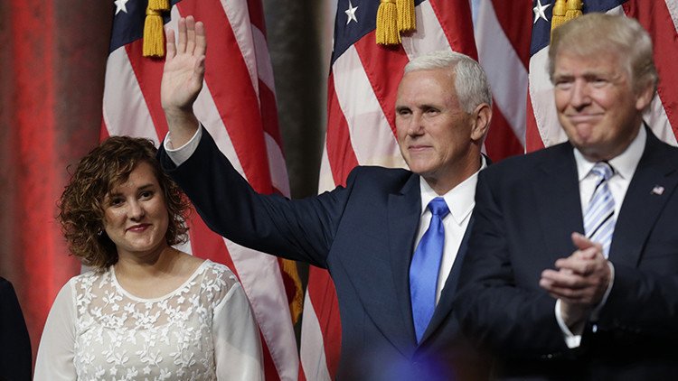 ¿Es una vampira? Inquietud en las redes por la hija de un político que 'desaparece' en una foto