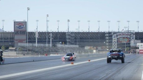 Esto es lo que pasa cuando un todoterreno de 850 caballos reta a un bólido de 10.000