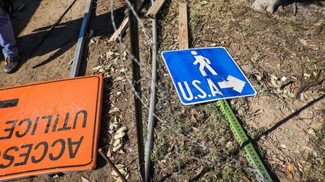 Video: Un palestino transforma un trozo del muro entre México y EE.UU. en arte