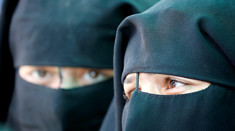 EXCLUSIVA RT: En busca de dos hermanas rusas que se escaparon para unirse al EI  	