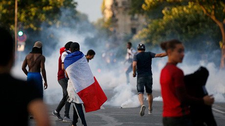 Fuego, agua, gas y lágrimas: Disturbios en París tras cierre de 'fan zone' de la Eurocopa (video)