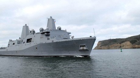 Los marines estadounidenses en el estrecho de Ormuz se asustan por la cercanía de barcos iraníes