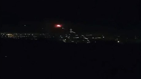 Cazas militares sobrevuelan Ankara en medio de potentes explosiones