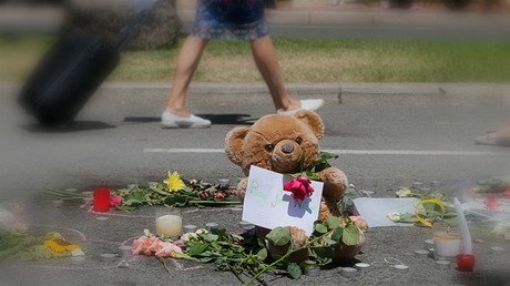 VIDEO: El grito desgarrador de un padre cuando se entera de que su hijo murió en el ataque en Niza