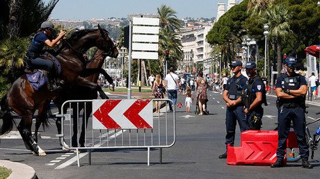 Francia, hacia "un Estado militarizado gobernado por el miedo"