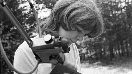 FOTO VIRAL: ¿jugaban al Pokémon Go en la URSS?