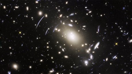 Hubble captura fotos que explican el comportamiento de galaxias lejanas