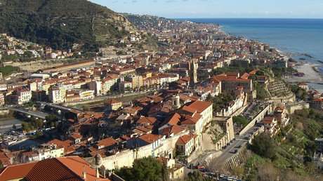 Italia: Cierran las calles cerca del mercado principal en Ventimiglia por amenaza de bomba